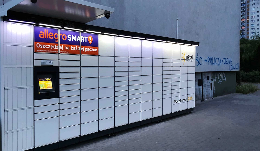 L'ascesa dei touch screen negli armadietti per le consegne express