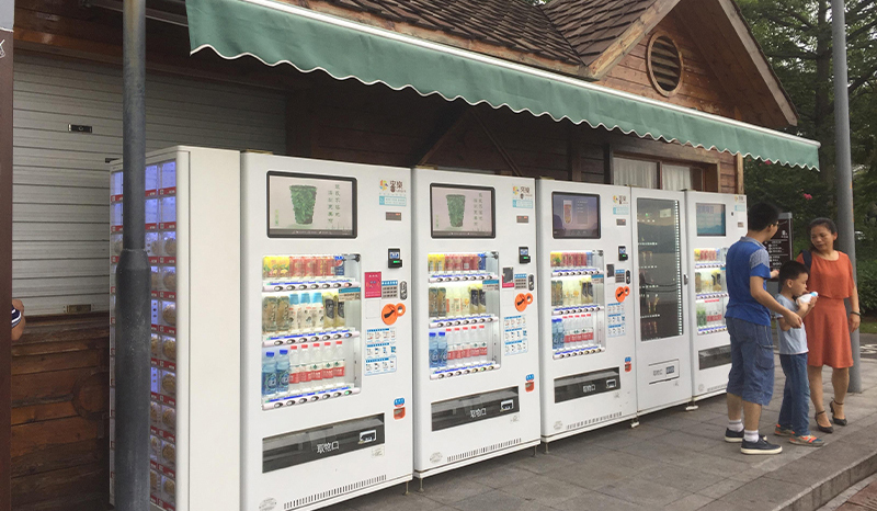 Come ottenere l'aggiornamento in tempo reale delle informazioni sui prodotti tramite il display del distributore automatico?
