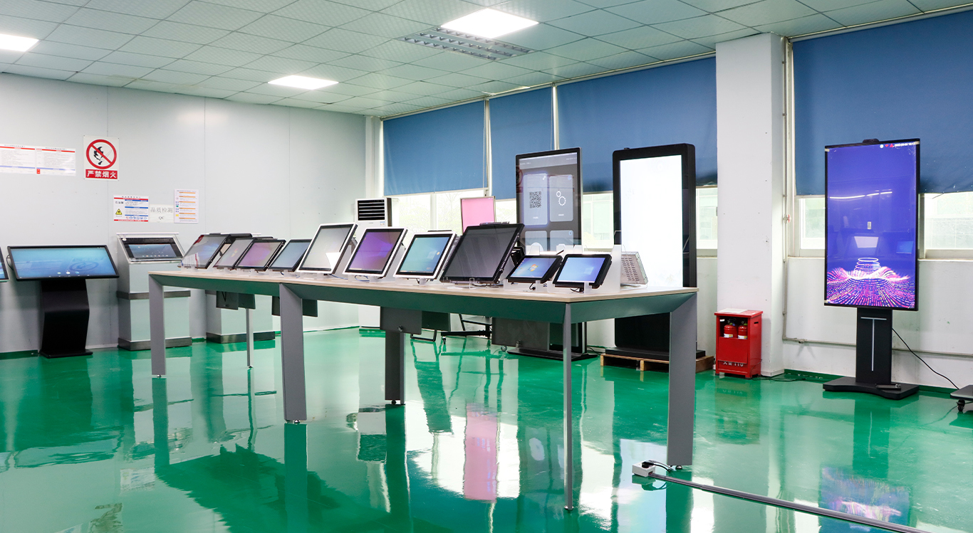 Showroom con monitor touch