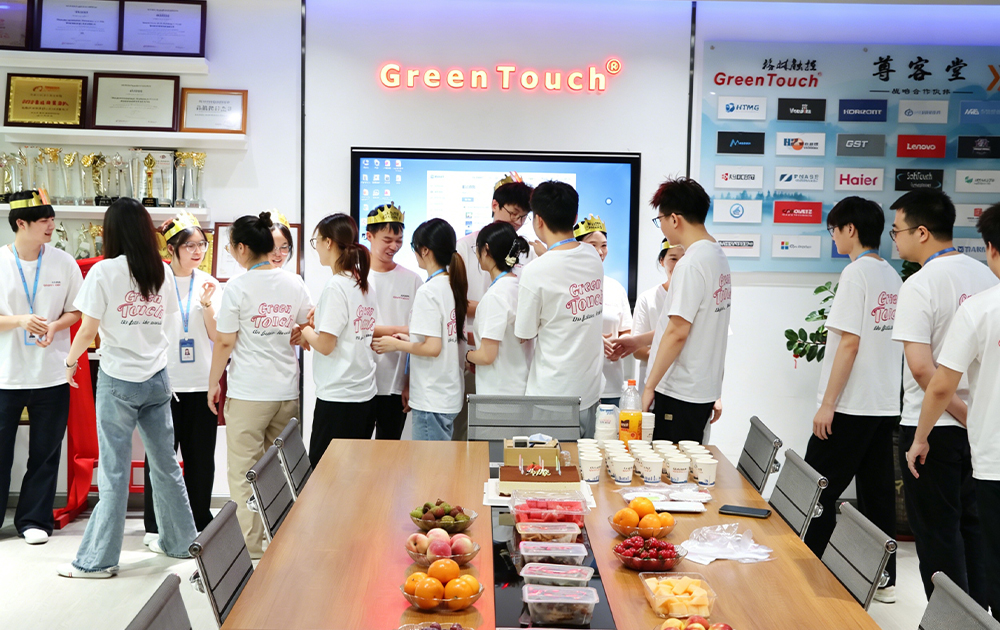 Una celebrazione commovente! GreenTouch organizza una gioiosa festa di compleanno per i dipendenti di maggio